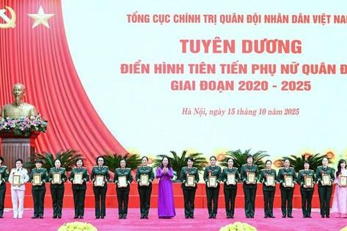 Tuyên dương 63 tập thể và 175 cá nhân điển hình tiên tiến phụ nữ Quân đội