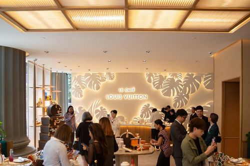 Cafe hàng hiệu - chiến lược hút khách của ngành hàng xa xỉ