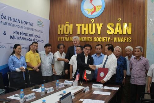 Hợp tác xây dựng chuỗi thủy sản và đậu nành bền vững