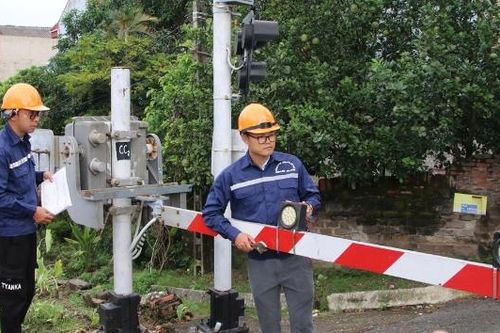 Phấn đấu ngày 18/10 hoàn thành khắc phục hệ thống thông tin tín hiệu đường sắt