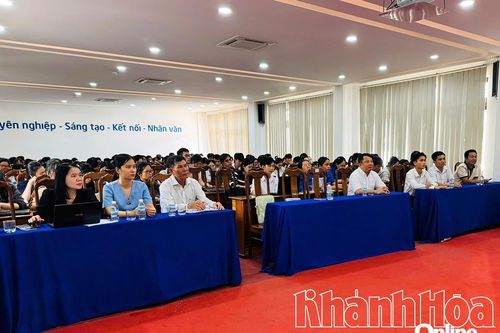 Workshop 'Khởi tạo Portfolio số - 'vũ khí' cạnh tranh của sinh viên thời AI'