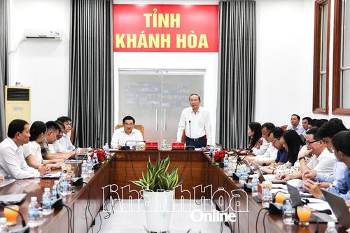 Thứ trưởng Bộ Nông nghiệp và Môi trường Phùng Đức Tiến làm việc với tỉnh Khánh Hòa về vướng mắc trong lĩnh vực đất đai