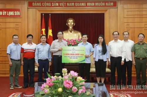 Tiếp nhận 4 tỷ đồng từ các tập đoàn, doanh nghiệp hỗ trợ người dân khắc phục hậu quả thiên tai