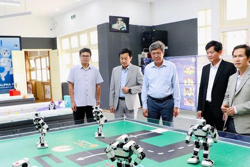 Phó Chủ tịch UBND tỉnh Lâm Đồng Nguyễn Minh thăm Trường Đại học Đà Lạt