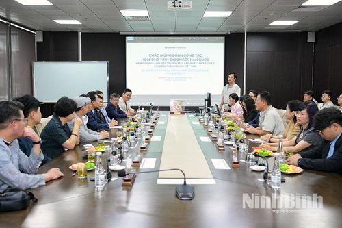 Đoàn công tác của Thường trực HĐND tỉnh Ninh Bình và Hội đồng tỉnh Gyeonggi (Hàn Quốc) thăm, làm việc tại Công ty Cổ phần sản xuất ô tô Hyundai Thành Công Việt Nam
