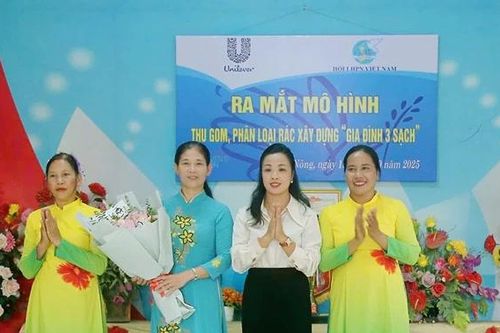 Ra mắt mô hình Thu gom, phân loại rác xây dựng 'gia đình 3 sạch'