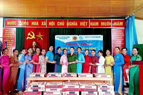Chương trình 'Áo dài 0 đồng' tại xã Bằng Hành