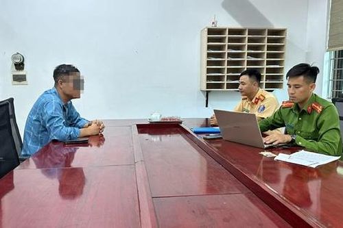 Bắc Ninh: Xử phạt tài xế ô tô đi lấn làn, 'thi gan' với xe đối diện