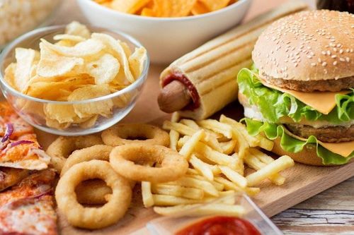 Những thói quen ăn uống quen thuộc âm thầm gây hại sức khỏe