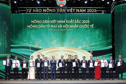 Vinh danh 63 nông dân xuất sắc và 32 nhà khoa học của nhà nông năm 2025