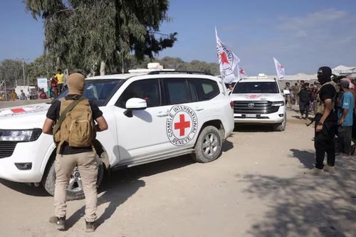 Hamas trao trả thêm thi thể 4 con tin