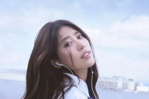 PiaLinh ra mắt MV mới lấy bối cảnh học đường, trở thành 'con nhà người ta'