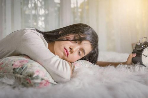 Cẩn thận khi 'cứ ăn no là buồn ngủ'