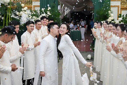 Hình ảnh lễ ăn hỏi của Đỗ Thị Hà và thiếu gia Tập đoàn Sơn Hải