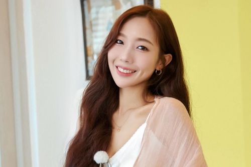 Yuna Vũ 'Đảo thiên đường' tố bị quấy rối khi du lịch Hồ Gươm