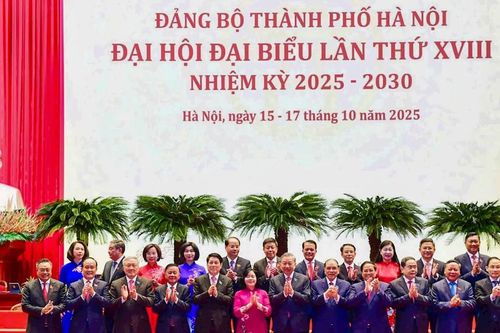 Toàn cảnh phiên khai mạc Đại hội đại biểu Đảng bộ Thành phố Hà Nội lần thứ XVIII, nhiệm kỳ 2025-2030