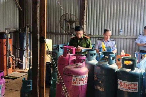 Hà Nội: phát hiện bắt giữ điểm san chiết gas quy mô lên đến cả tỷ đồng