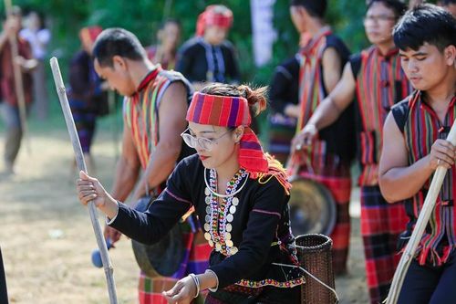 Bảo tồn và khơi dậy sức sống văn hóa đồng bào Vân Kiều