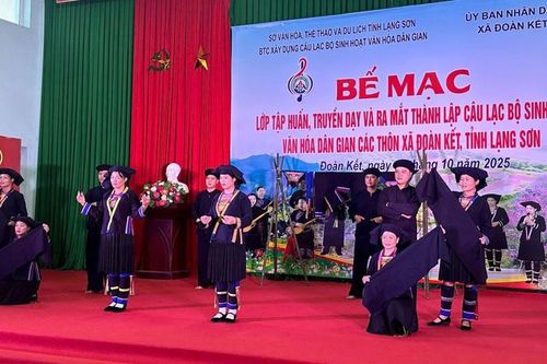 Xây dựng CLB sinh hoạt văn hóa dân gian các dân tộc để phát triển du lịch