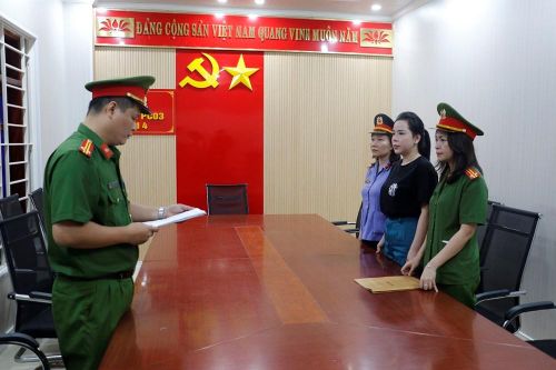 Khởi tố, bắt tạm giam 'nữ quái' giả danh khám bệnh miễn phí để bán thực phẩm chức năng