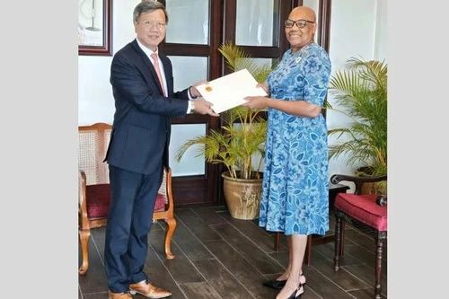 Việt Nam coi trọng và mong muốn thúc đẩy quan hệ hữu nghị, hợp tác nhiều mặt với Liên bang Saint Kitts và Nevis