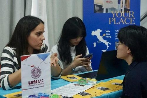 Cánh cửa du học Italia rộng mở cho học sinh, sinh viên Việt Nam