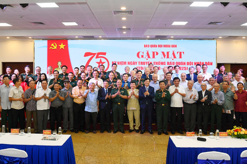 Giọt thời gian trong trang báo chiến sĩ