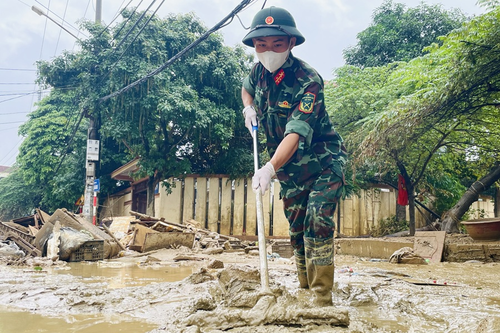 Bộ đội Cụ Hồ ở vùng lũ Thái Nguyên