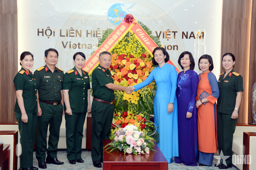 Lãnh đạo Tổng cục Chính trị thăm, chúc mừng Trung ương Hội Liên hiệp Phụ nữ Việt Nam