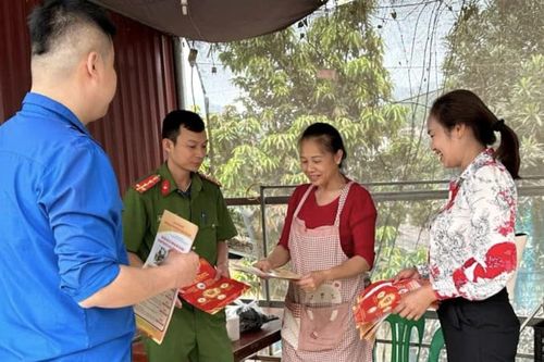 Tuyên truyền chuyển đổi số góp phần giảm nghèo ở Cao Bằng