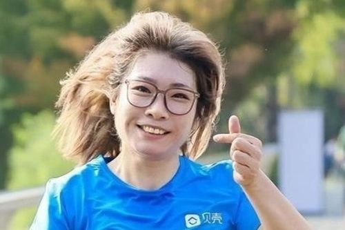 Đổi thói quen uống hai lít nước mỗi ngày thay trà sữa, cô gái giảm 33kg sau một năm