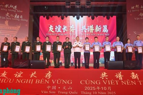 Giao lưu văn hóa, văn nghệ, thể thao giữa BĐBP tỉnh Tuyên Quang và Cơ quan Quản lý di dân khu vực Châu Văn Sơn, tỉnh Vân Nam, Trung Quốc