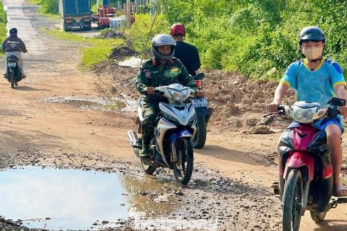 Cận cảnh con đường 'đau khổ' ở phía tây Quảng Ngãi