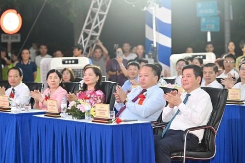 Khai mạc Hội chợ triển lãm hàng Công nghiệp nông thôn tiêu biểu khu vực phía Bắc 2025
