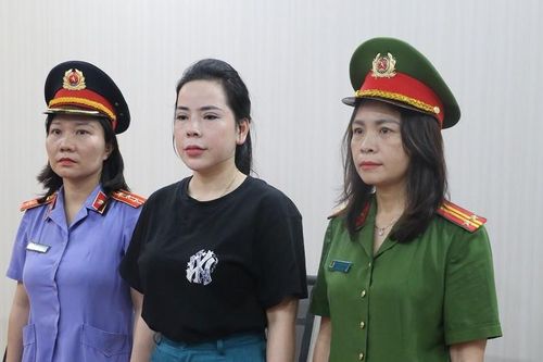 Bắt người phụ nữ ở Nghệ An vì lừa dối khách hàng