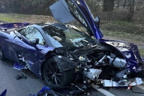 Lái siêu xe McLaren chục tỷ gây tai nạn, chủ xe lẩn trốn nhưng bất thành