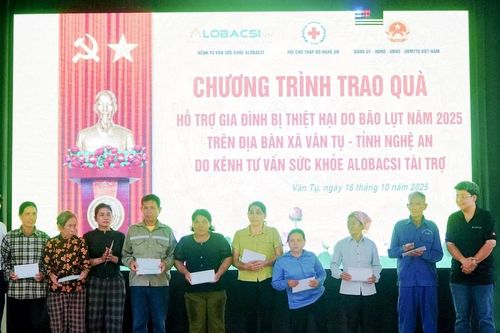 Hội Chữ thập đỏ Nghệ An trao hơn 100 triệu đồng cho người dân xã Vân Tụ