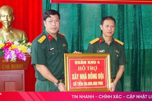 Bàn giao nhà đồng đội cho quân nhân khó khăn ở xã Hương Sơn