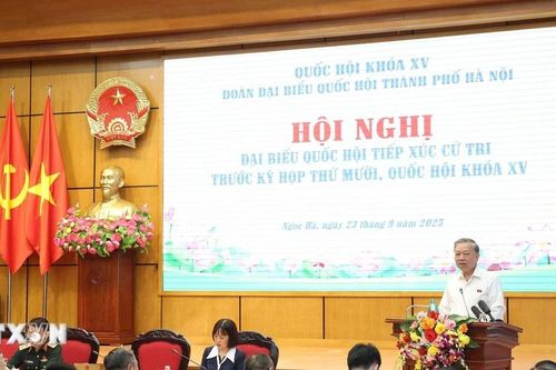Lãnh đạo không phải người địa phương - Để cán bộ 'vì trăm họ, không vì một họ'