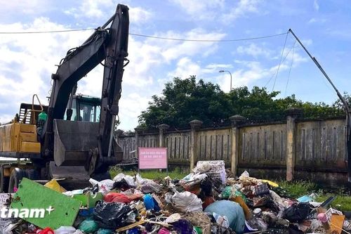 Gần 100 tấn rác thải xây dựng được dọn sau 10 ngày ra quân ở Sơn Trà