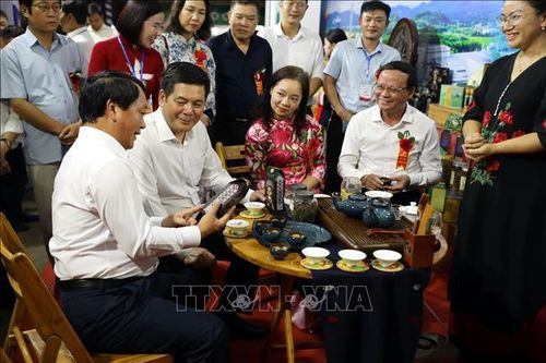 Khai mạc Hội chợ triển lãm hàng Công nghiệp nông thôn tiêu biểu khu vực phía Bắc – Tuyên Quang 2025