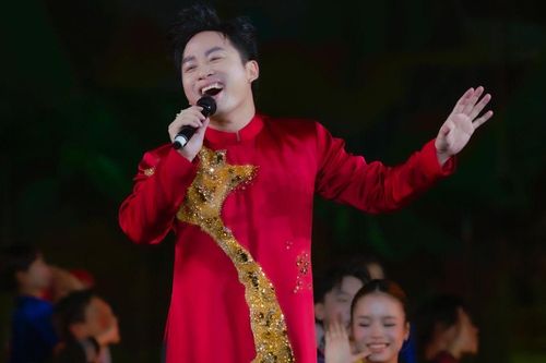 Tùng Dương hát hit kinh điển của Michael Jackson: 'Đúng là divo nhạc Việt'!