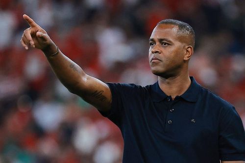 Indonesia sa thải HLV Patrick Kluivert