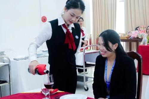 Ngành thương mại, dịch vụ tăng nhu cầu tuyển dụng nhân lực cuối năm