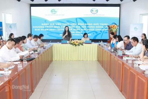 Hỗ trợ phụ nữ tiếp cận nước sạch, vệ sinh góp phần thực hiện tiêu chí '3 sạch'