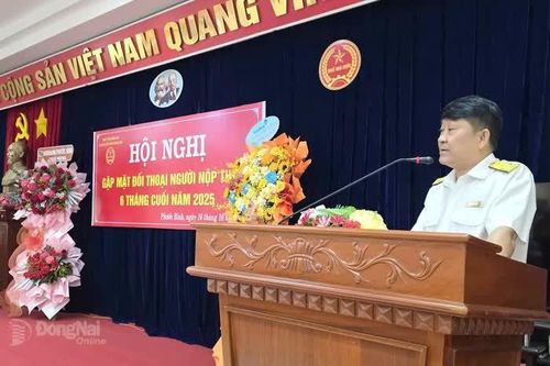 Thuế cơ sở 8 tỉnh Đồng Nai gặp mặt đối thoại với người nộp thuế