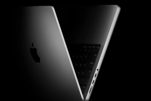 Apple ra mắt MacBook Pro 14 inch mới trang bị chip M5, giá từ 1.599 USD