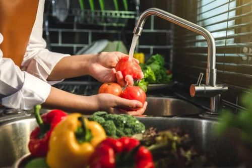 Cách rửa rau củ đúng cách giúp loại bỏ vi khuẩn và thuốc trừ sâu