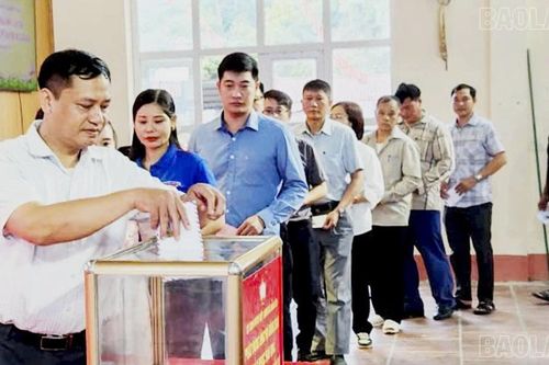 Xã Bản Xèo phát động ủng hộ đồng bào khắc phục hậu quả mưa bão