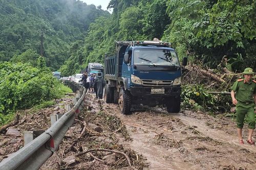 Nhiều điểm sạt lở trên tuyến đường Hồ Chí Minh nhánh Tây phía Nam Quảng Trị